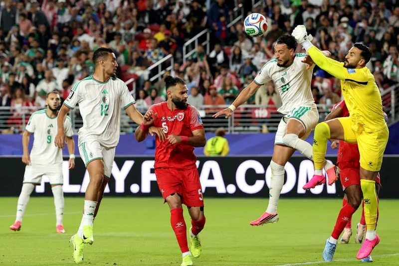 منتخب الأردن يفرط في انتصار على الجزائر