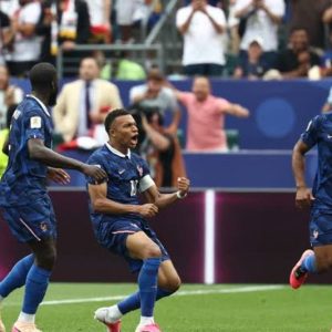 فرنسا تتأهل لدور الـ32 لكأس العالم بثلاثية في مرمى العراق