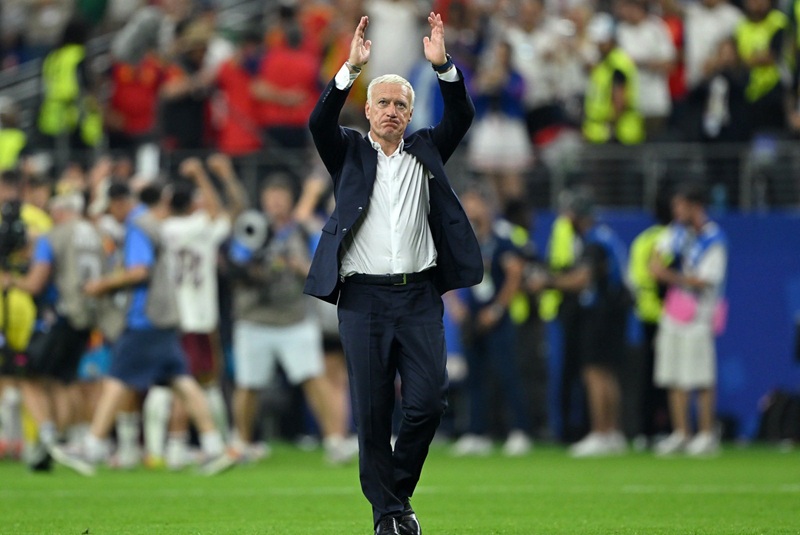 ديشان: الحكم لم يكن في مستوى لقاء فرنسا وإسبانيا في النصف