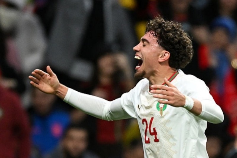 صراع إنجليزي مشتعل على العيناوي بعد تألقه في كأس العالم 2026