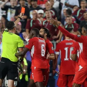 المنتخب السويسري يهاجم التحكيم بعد الخروج أمام الأرجنتين في المونديال