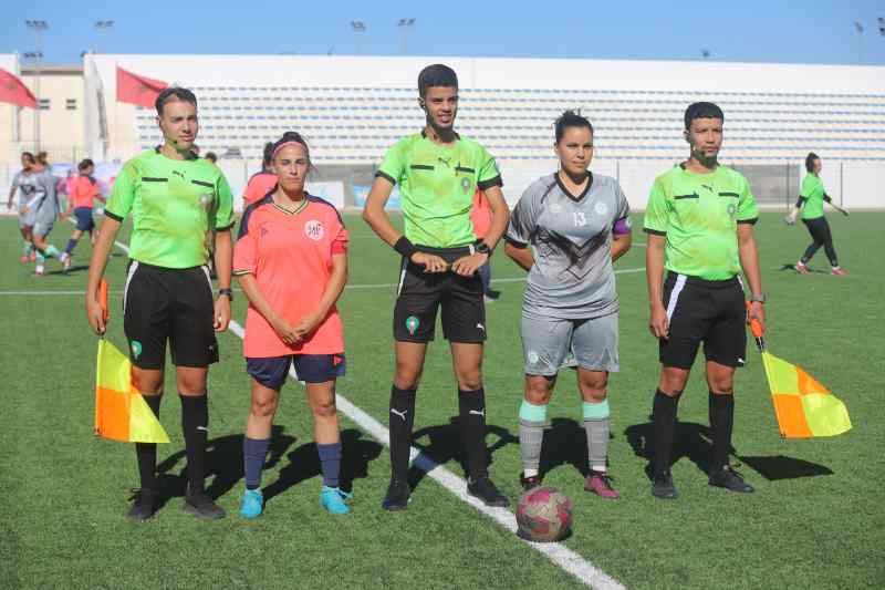 الرجاء يتفوق وديا على اللاعبات المحترفات