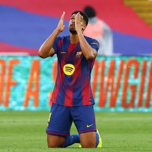 رونالد أراوخو يقترب من الانتقال إلى ليفربول على سبيل الإعارة