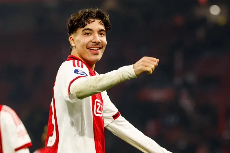 بوروسيا مونشنغلادباخ يتحرك لضم ريان بونيدا والأخير يواصل مرحلة التعافي