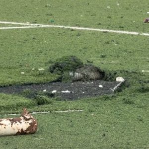 أحد ملاعب القرب بسيدي عثمان في حالة يرثى لها
