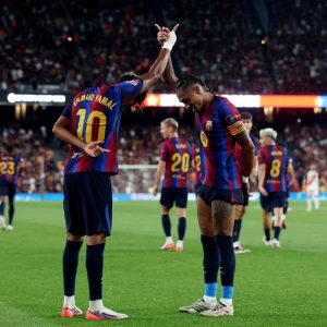 برشلونة وريال مدريد في سباق مبكر ومثير على صدارة الدوري الإسباني