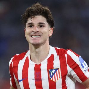 أتلتيكو يفتح باب رحيل ألفاريز