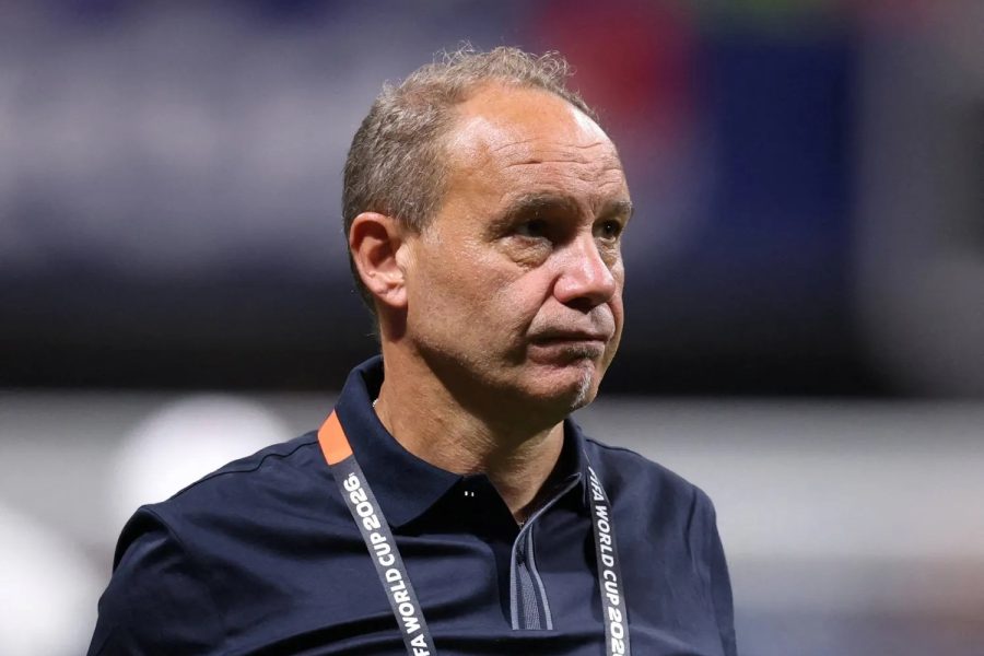 مدرب الغابون يصف المنتخب المغربي بـ"الغول" ويعلق: نراهن على اللعب الجماعي
