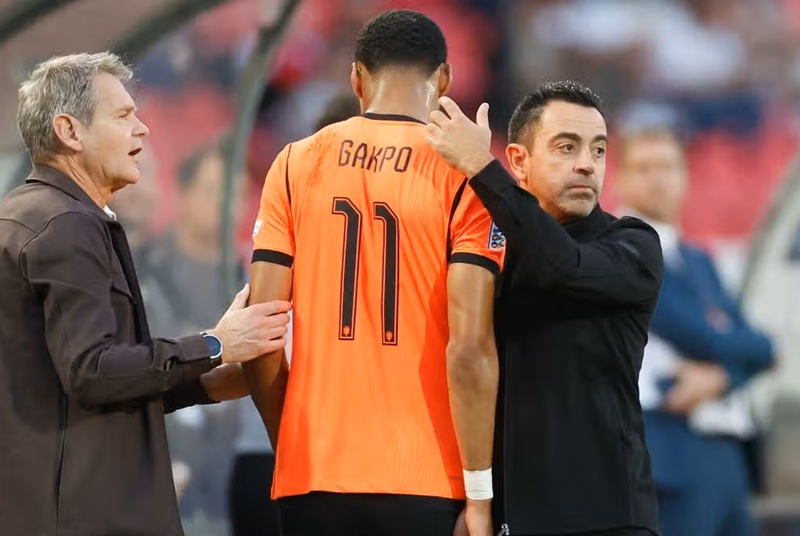 قلق في ليفربول بعد تعرض غاكبو للإصابة في مباراة هولندا وصربيا