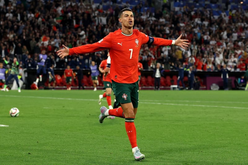 رونالدو يعلن عن مغادرته معسكر البرتغال