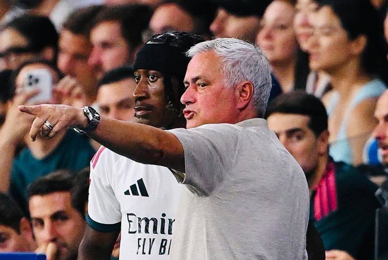 مورينيو يدافع عن الإيفواري ديوماندي بعد بدايته المتواضعة في ريال مدريد