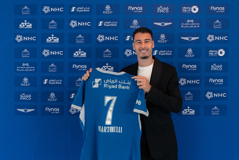 الهلال السعودي يعلن ضمه لمارتينيلي
