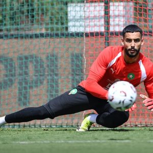 بلعروش: شعور مختلف مع المنتخب.. والزبيري: لا تشعر بأنك صغير داخل الأسود