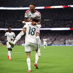 ريال مدريد يكتسح فاييكانو برباعية ويواصل مطاردة برشلونة في الدوري الإسباني