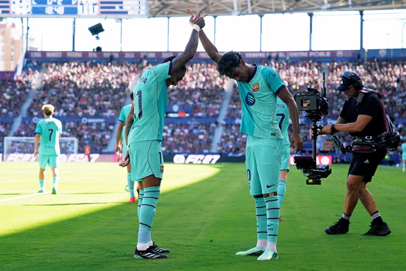 برشلونة يواصل الإبهار ويكتسح ليفانتي برباعية ويعزز صدارته للدوري الإسباني