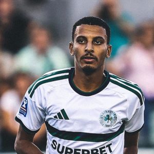 أوناحي يقود باناثينايكوس للفوز في الكأس