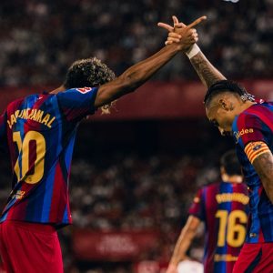 هاتريك البرازيلي رافينيا يقود برشلونة للفوز على إشبيلية بالدوري الإسباني