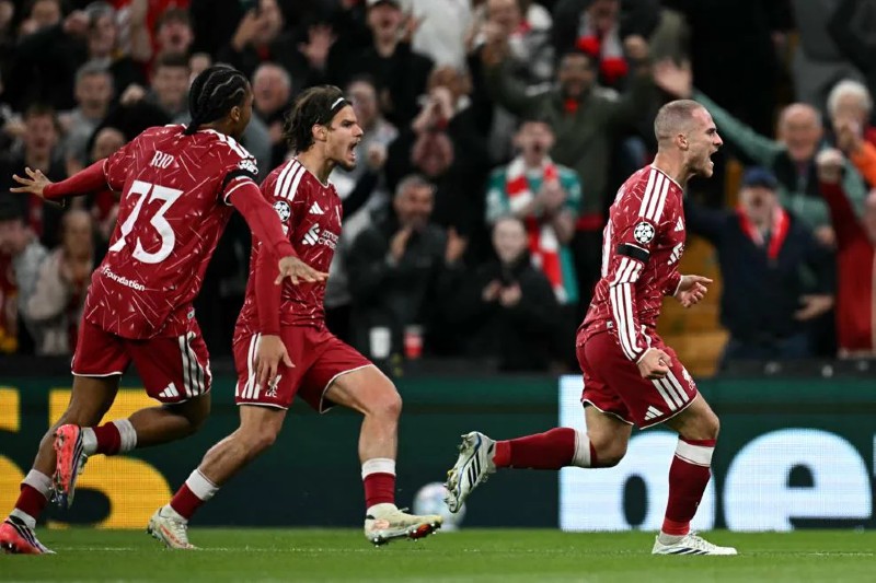 ليفربول يواصل تكريس عقدته أمام أتلتيكو بثنائية في دوري أبطال أوروبا
