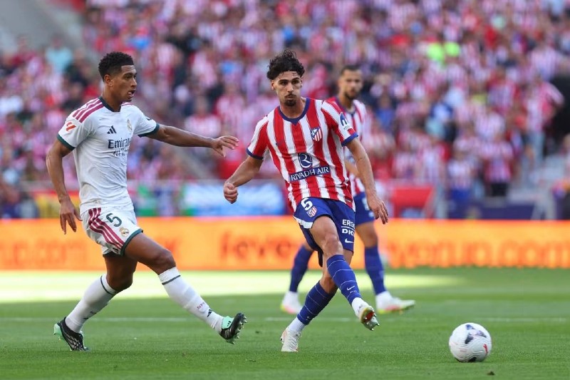 أتلتيكو يهزم غريمه الريال بهدفين في ديربي العاصمة مدريد