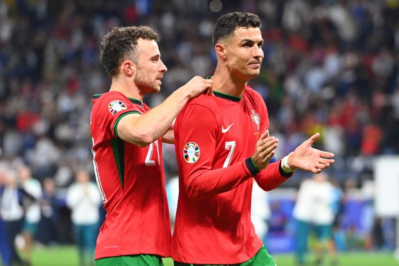 رونالدو يطالب بإجراءات حاسمة تجاه المشجعين الذين هتفوا باسم جوتا