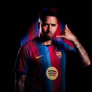 برشلونة يعلن حسم صفقة البرازيلي غابرييل جيسوس من أرسنال
