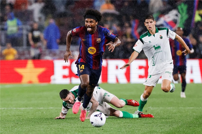 الألماني أديمي مهاجم برشلونة يرجع سرعته الفائقة إلى المطبخ النيجيري