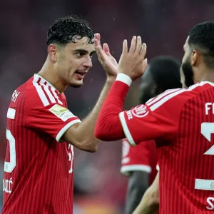 صيباري يطرق أبواب المجد الأوروبي