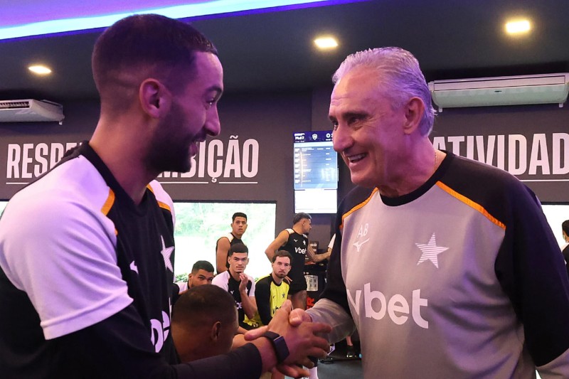 تيتي مدرب بوتافوغو: زياش لاعب رائع يتمتع بحرية إبداعية كبيرة بالمستطيل الأخضر