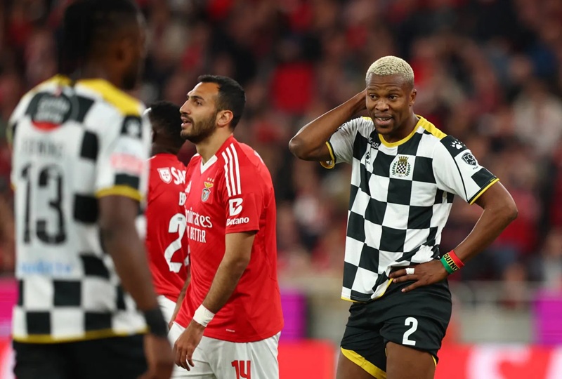 إيقاف لاعب غيني في الدوري البولندي 6 أشهر بعد الاعتداء على منافسه