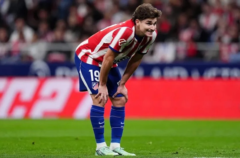 لماذا اكتفى الاتحاد الإسباني بتغريم برشلونة 602 يورو بقضية ألفاريز؟