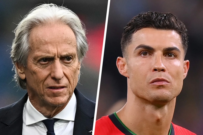 خيسوس يتخذ قرارا جديدا بشأن استدعاء كريستيانو رونالدو لمنتخب البرتغال