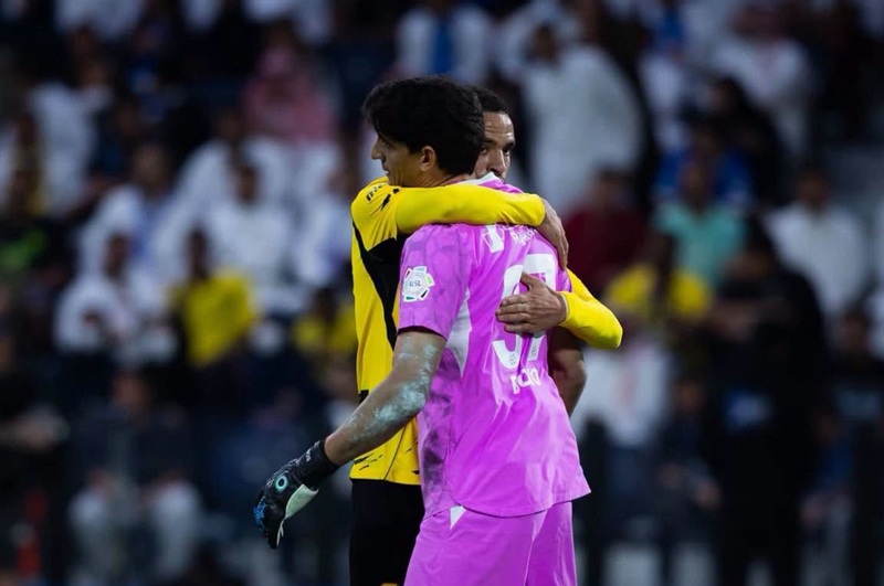 النصيري يكشف سر عدم احتفاله أمام بونو: أخي الأكبر وأحبه كثيرا