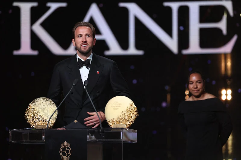 هاري كين يتوج بالكرة الذهبية لعام 2026 لأول مرة في مسيرته