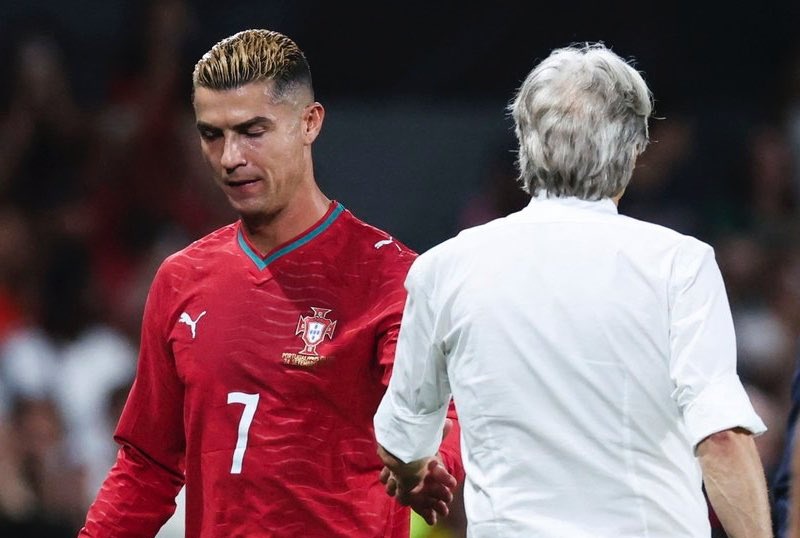 كريستيانو رونالدو يقرر عدم الاعتزال دوليا بعد أزمته مع مدرب البرتغال