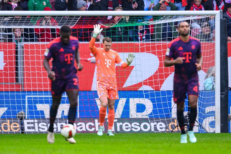 نوير يوبخ نفسه بعد تعادل بايرن ميونخ مع أوغسبورغ في الدوري الألماني