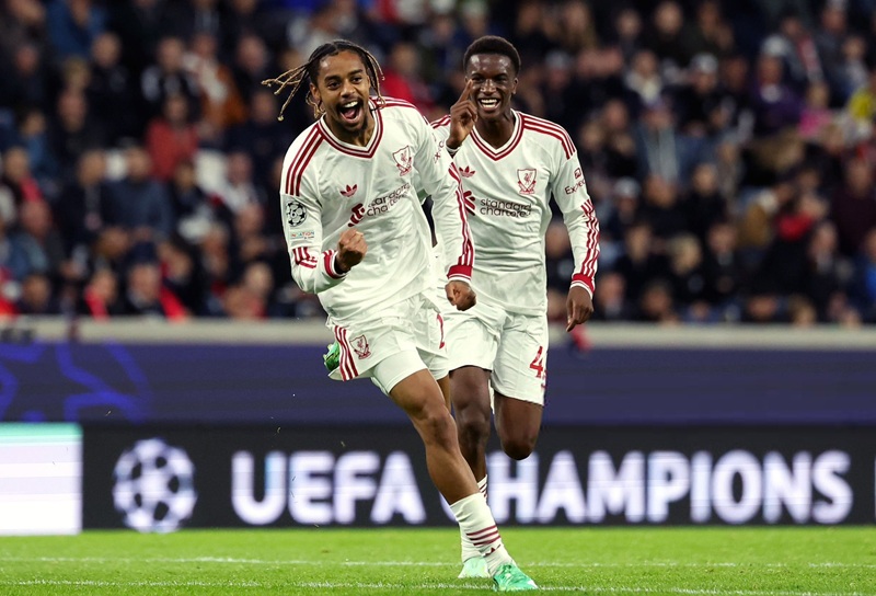 ليفربول يداوي جراحه المحلية بسداسية في عقر دار لاسك لينز بدوري أبطال أوروبا