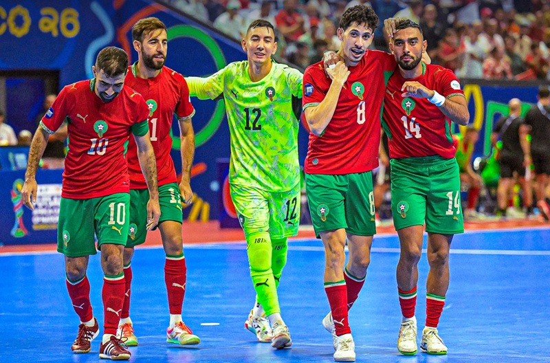 "أسود القاعة" يواصلون الإبهار ويكتسحون ليبيا بسداسية في كأس إفريقيا