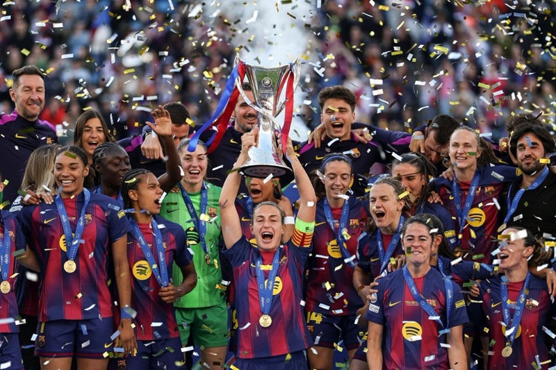 برشلونة أفضل فريق نسائي عالميا