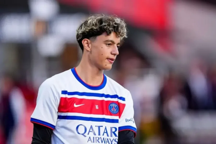 المغربي مواق ضمن قائمة باريس للقاء السيتي