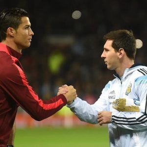 الأسطورتان ليونيل ميسي وكريستيانو رونالدو معاً في فريق واحد بالأرجنتين