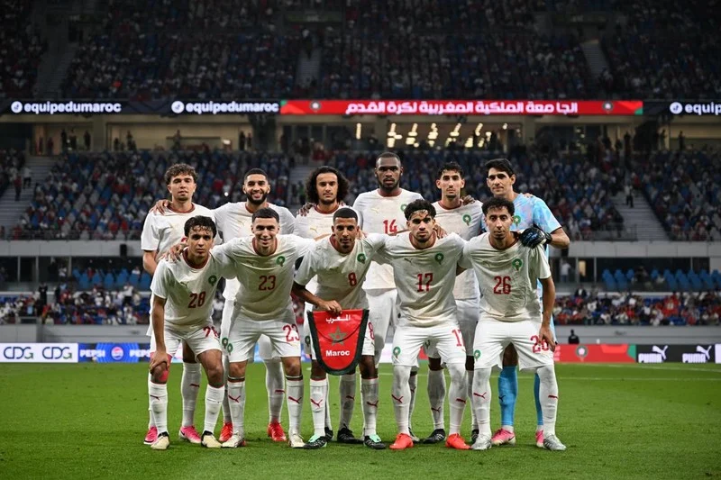 "الأسود" يتراجعون مركزين في "الفيفا"