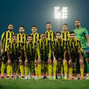 المغرب الفاسي يشد الرحال إلى أبيدجان بطموح حسم التأهل أمام أسيك ميموزا